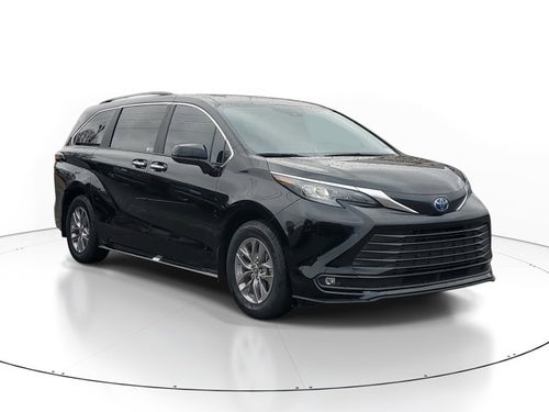 2025 Toyota Sienna XLE