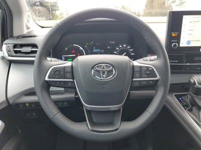 2025 Toyota Sienna XLE